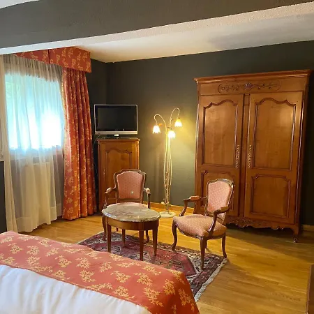 & Llop Gris Otel