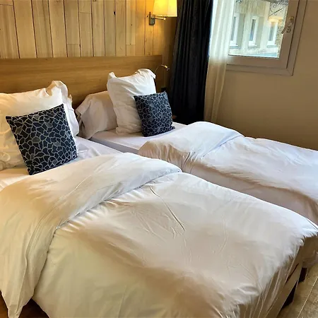 Hotel & Llop Gris