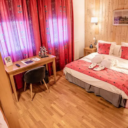 & Llop Gris Otel